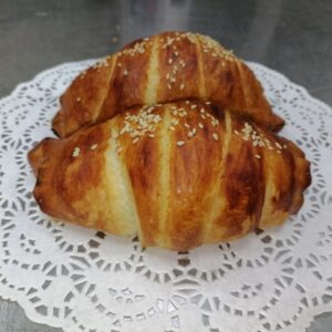 Круассан с  колбаской и сыром, шт 150гр